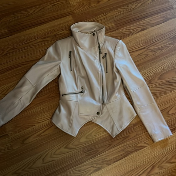 GILI sz 2 cropped leather fitted blush jacket - Picture 6 of 6